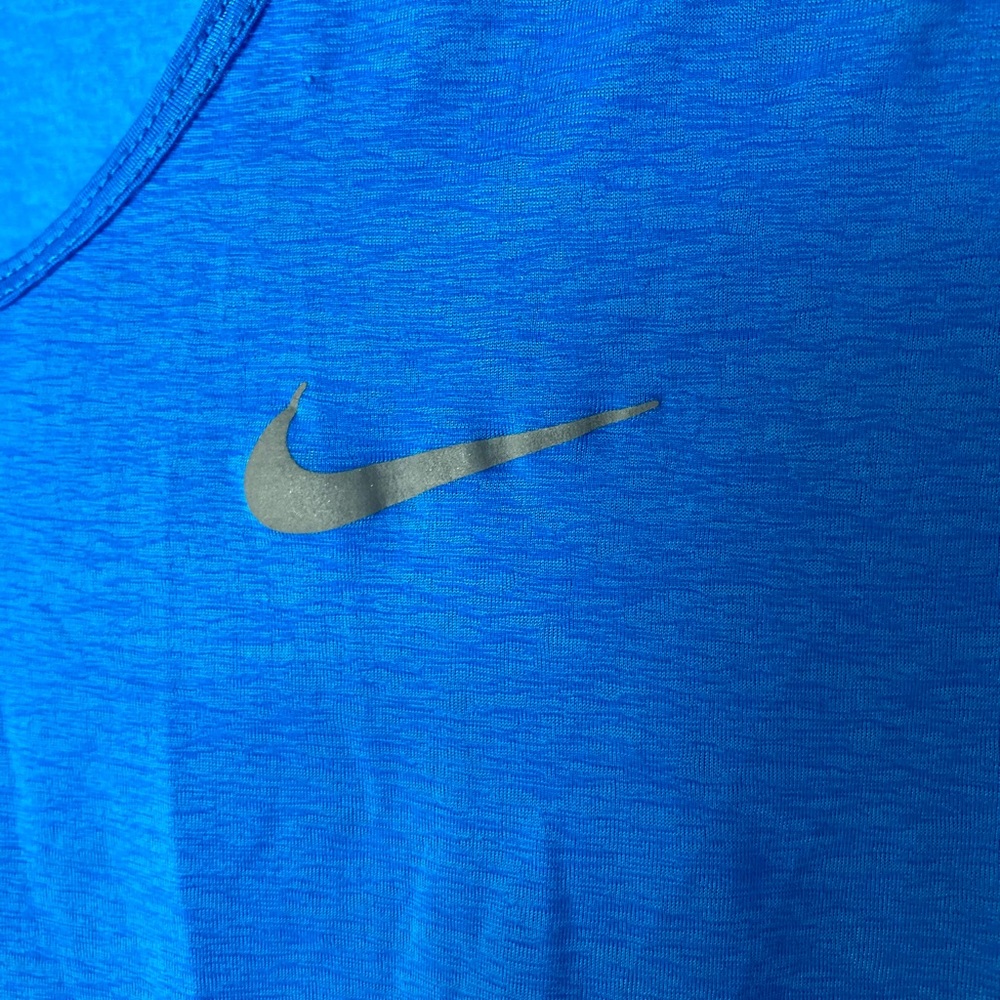 Nike DRI-FIT Tissue T-shirt - Picture 4 of 8